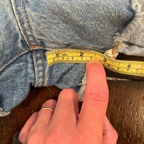 Madewell Relaxed Denim Shorts in Homecrest Wash: Ripped Edition, Size 25 - Picture 7 of 12